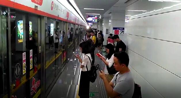 杭州地铁二号线乘客猛增 这个站点成了 换乘之