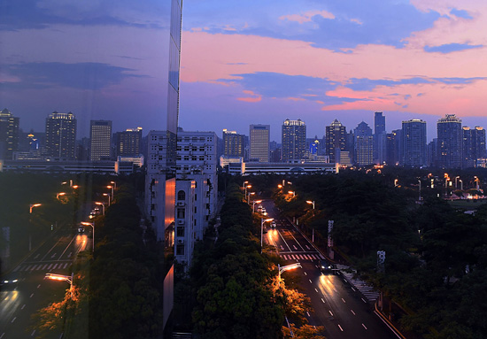 中国推新政吸引外籍人才 华人有了专属条款大