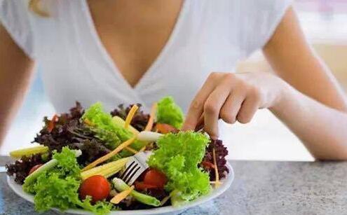 小心、轻断食减肥?辟谷!有人因此送了命_新蓝减肥到什么层度脸才会瘦图片