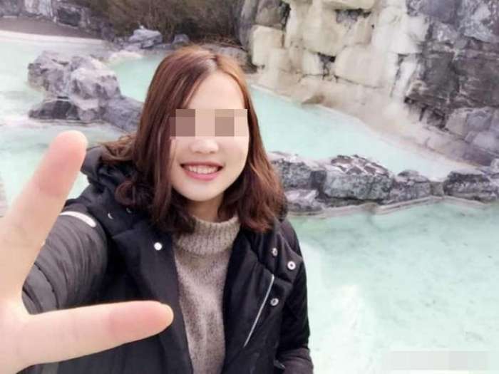 昨天上午,有网友爆料称,浙江越秀外国语学院稽山校区,一位女生从寝室