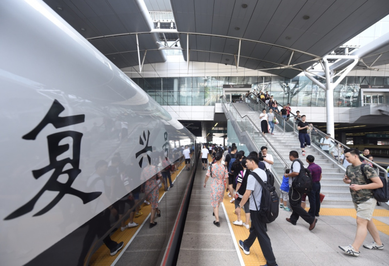 造型酷、时速350 复兴号的黑科技很给力