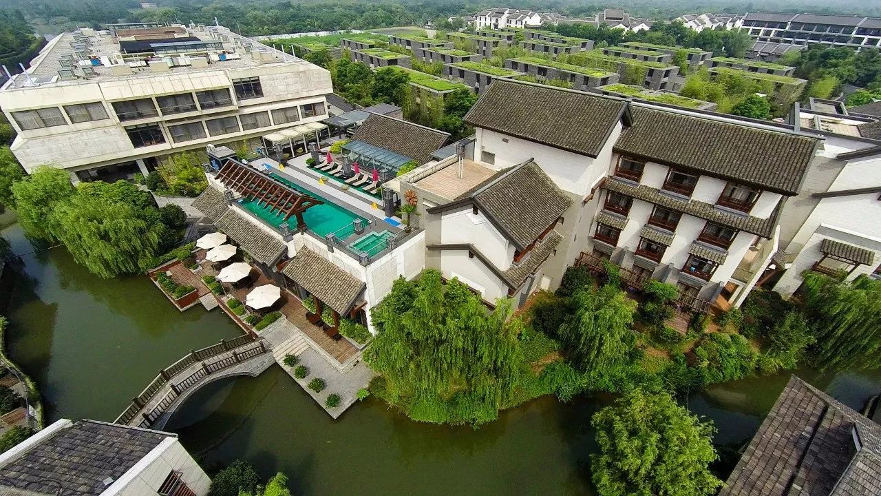 的姊妹酒店—杭州西溪悦椿度假酒店就坐落在杭州西溪湿地公园东南角