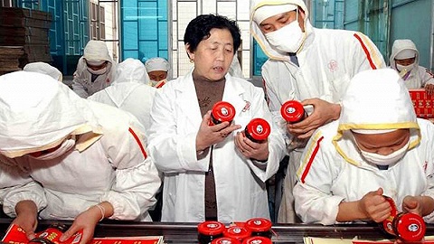 老干妈谢幕了?陶华碧75亿身价为何拱手让人