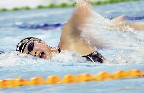 15岁少女再破世界青年纪录!中国泳坛有了耀眼