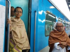 印媒再吐槽印度火车空座率:通车首日就53个乘