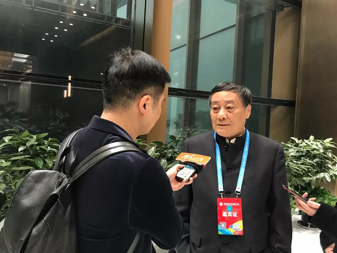 浙商大会上 为什么他们的朗诵让人听完热血澎湃?_新蓝网