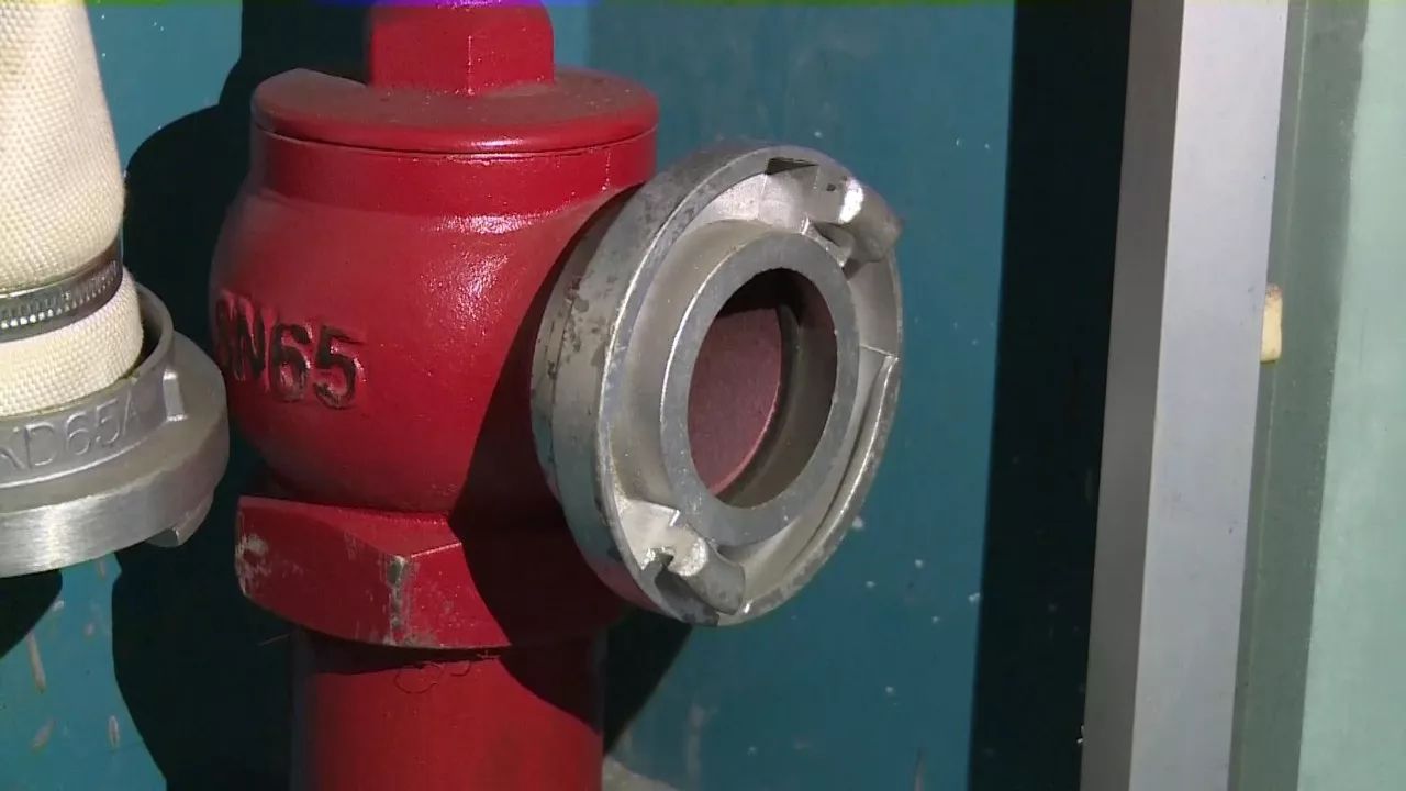 小区高层消防栓数年不出水 这事究竟谁能管?