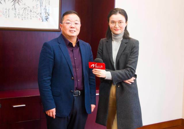 (舟山市普陀区委副书记,区长潘晓辉接受浙江之声记者采访)