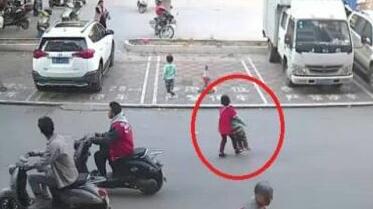 广西救人男童被评救人小英雄 成全县学生学习