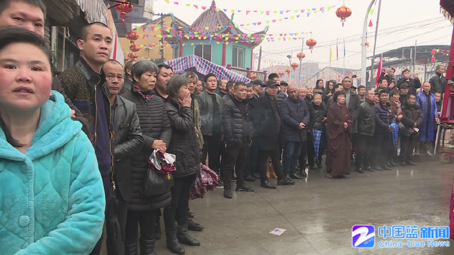 "十八社拦垟福"民俗祈福 浙江瑞安68米巨龙闹新春