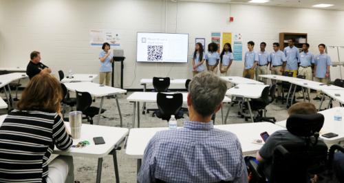 美华裔师生带头研究机器人轮椅 获发明基金