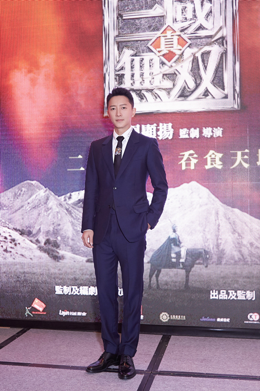 《真三国无双》全球发布会 韩庚反差饰关羽震慑人心