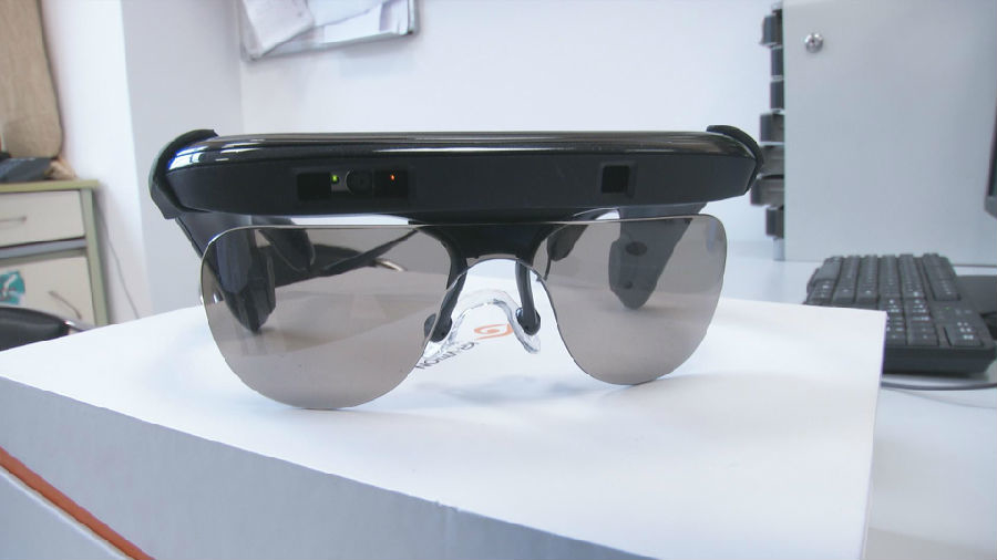 厉害了!浙大研发盲人眼镜 帮助视障人士"看清"世界