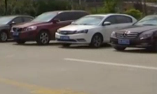 宁波一小区停车收费新标准:外来车进1秒就收费