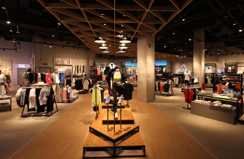 首家阿迪达斯运动时尚品牌体验店深业上城开