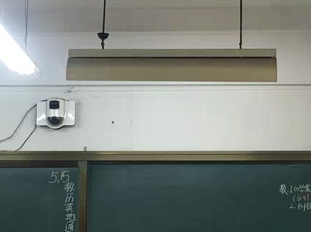 困了想趴下?教室里的这双慧眼已经锁定你了