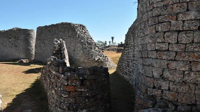 津巴布韦7月起对中国游客和商务人士实施落地