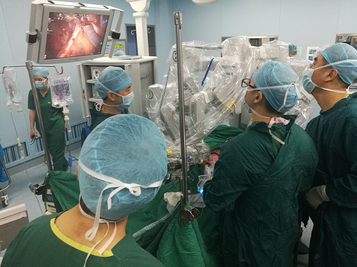 器官移植进入新时代 同济医院完成华中首例机器人肾移植手术