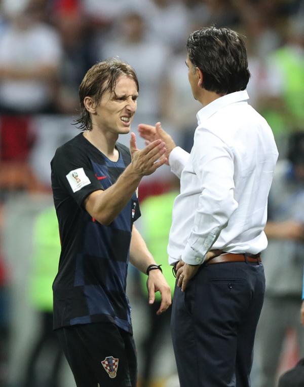 克罗地亚主帅:我想换人,但球员不愿下场,他们都