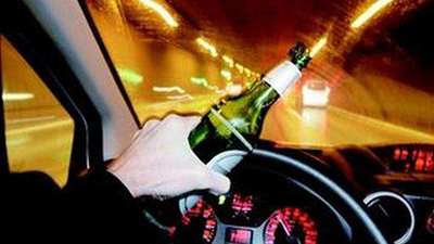湖北一男子醉驾被查 妻子急了:他都没驾照 算啥