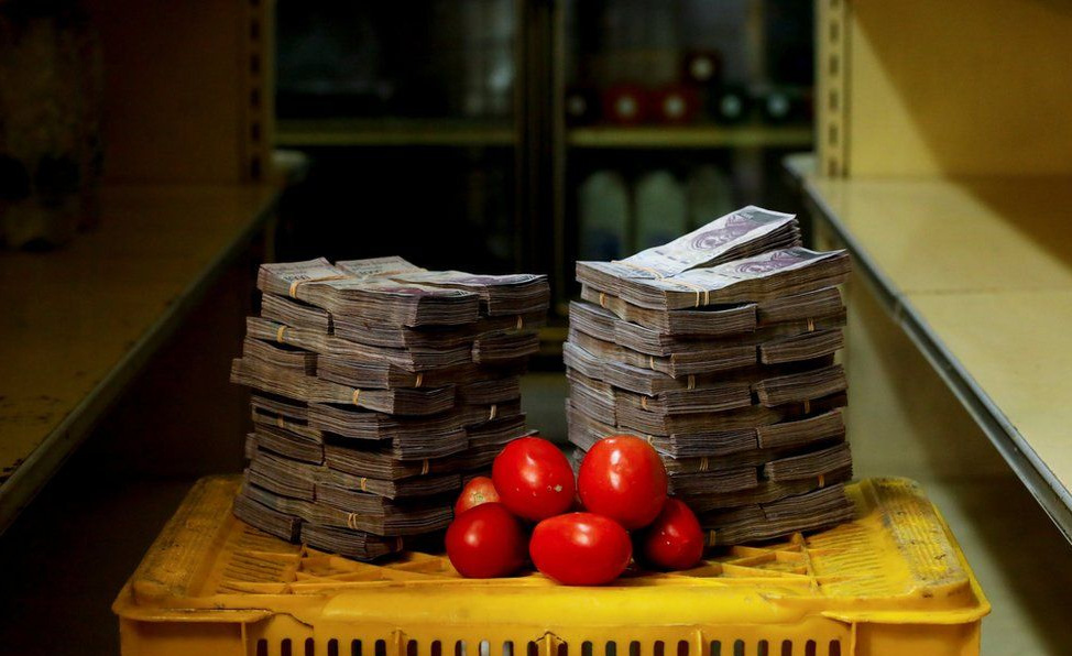 委内瑞拉发行新钞 旧币1400万买只鸡