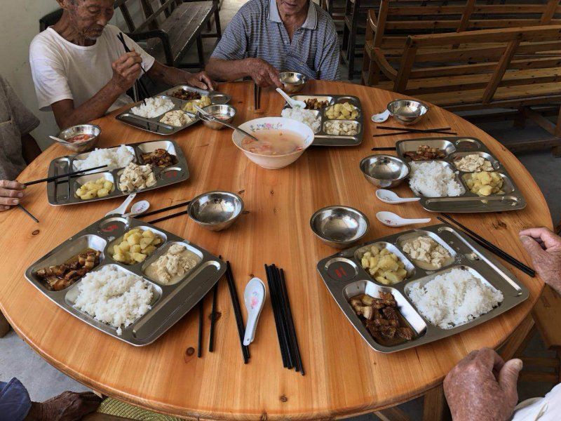 丽水莲都10乡村共同成立老年食堂助推村居养