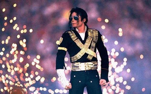 迈克尔·杰克逊签名表演服在纽约拍出2073万天价