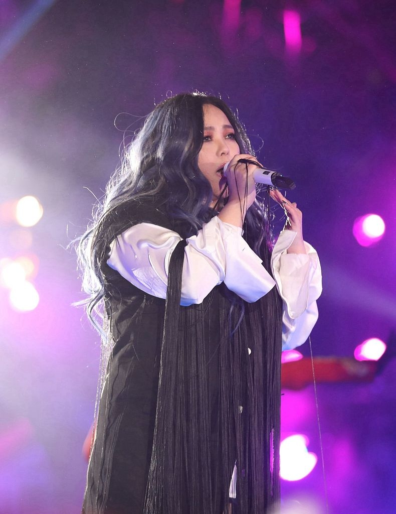 都是奶茶惹的祸?张惠妹近照胖成这样…