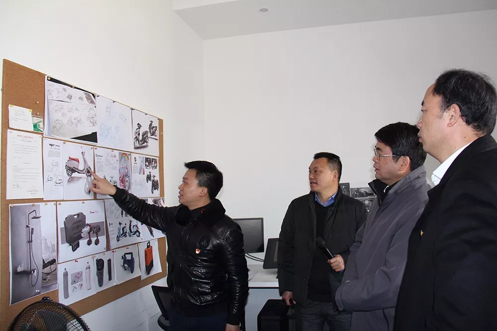 走基地,感受科技魅力!市科技局全体党员开展主题党日活动