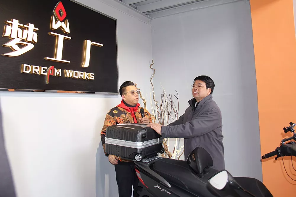 走基地,感受科技魅力!市科技局全体党员开展主题党日活动