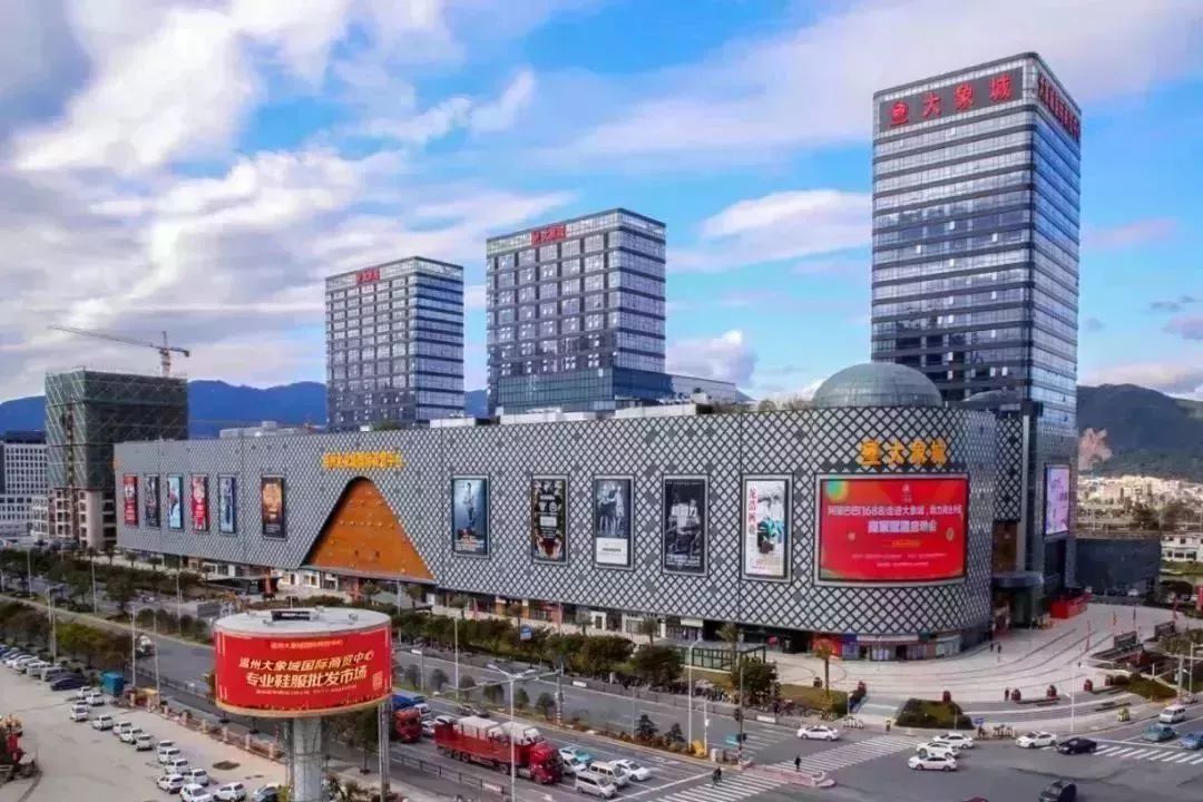 车站介绍 新桥站位于海棠路与东四路交叉口,毗邻温州西站,沿