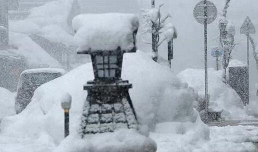 日本首都圈积雪致16人送医 百余起降航班被取消