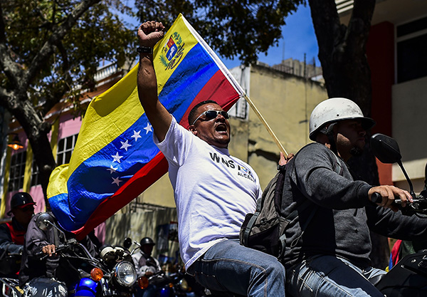 美国称将对委内瑞拉施加更多制裁