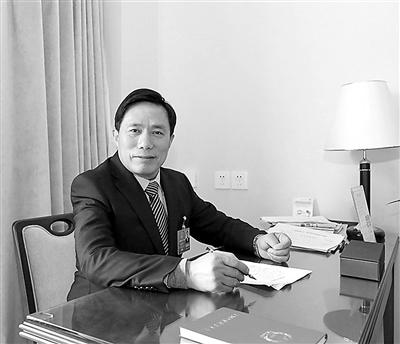 代表委员热议基层减负年:靠文山会海解决不了