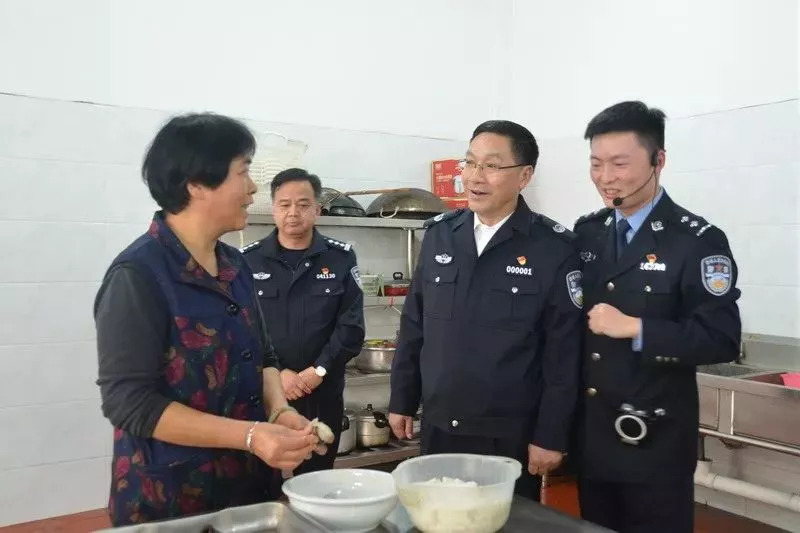 采取刚性措施为基层减负,解决五多问题!公安