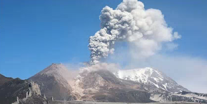 俄堪察加火山2019年以来已记录到32起火山喷发 俄堪察加火山2019年以来已记录到32起火山喷发
