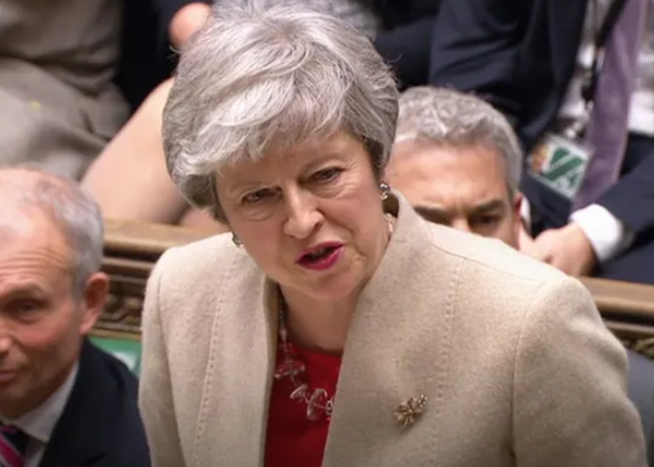 英国议会第三次否决英首相脱欧协议 英镑瞬跌