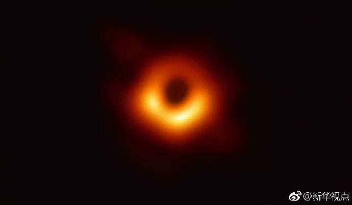 来了来了!人类首张黑洞照片问世