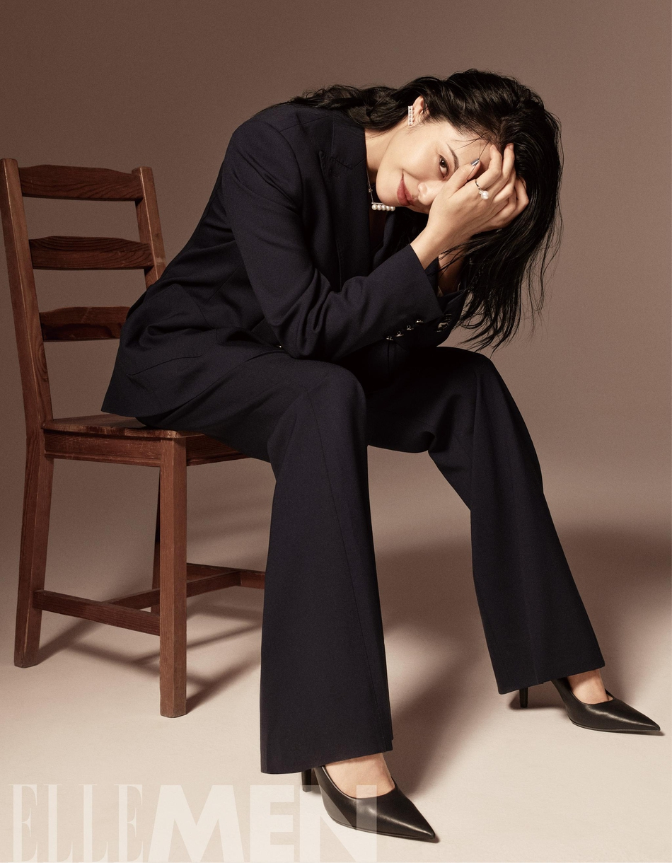 姚晨素颜现身友人婚礼