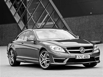 维权奔驰女车主欠债? 男友回应:企业与个人要