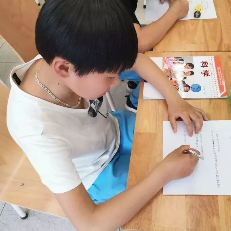 【名师乡村工作室】打卡美丽网红学校,探索儿