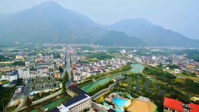 地 址:临安区昌化镇双塔村风之谷景区 河 桥 镇 河桥被誉