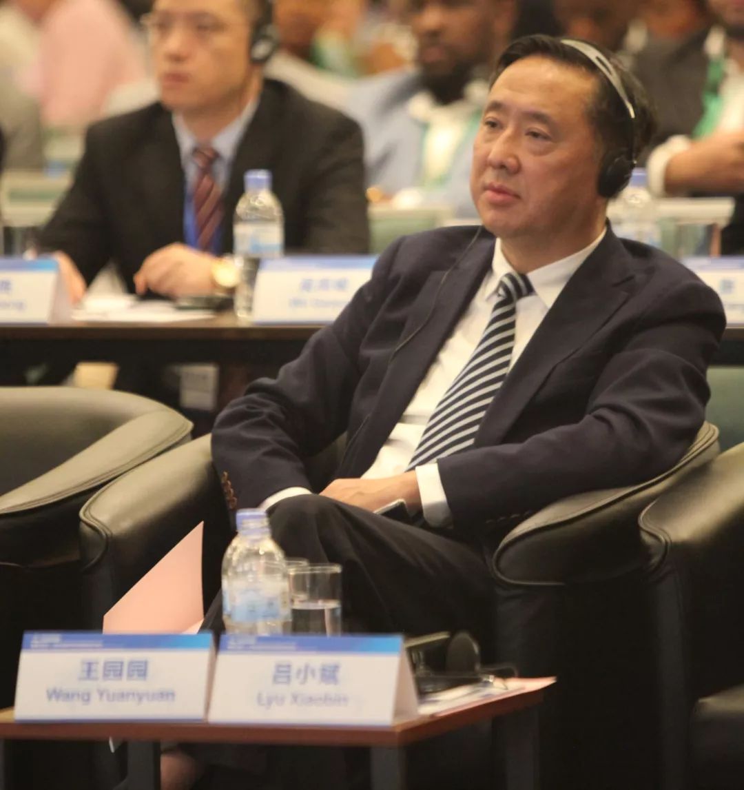 宁波海关党组书记吕小斌,中国进出口银行浙江省分行行长王园园等经贸