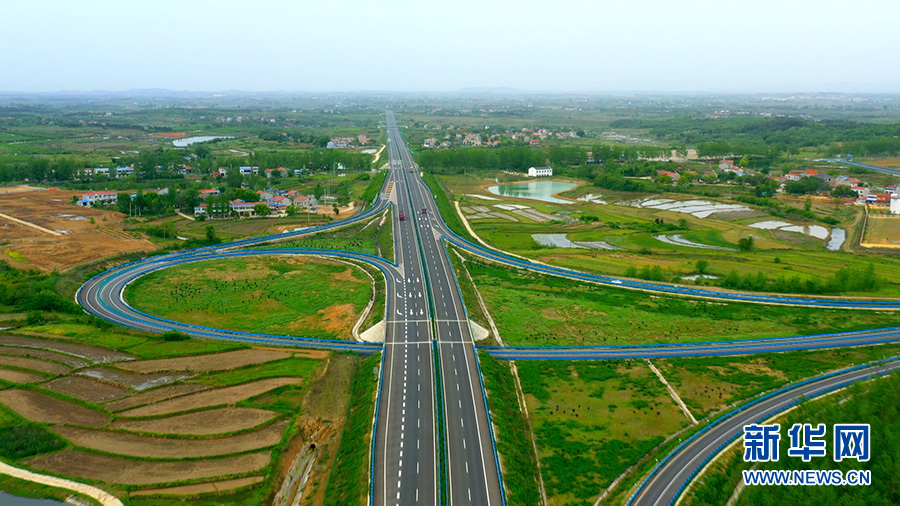沿着高速看我国丨环线高速串起武汉“1+8”城市圈