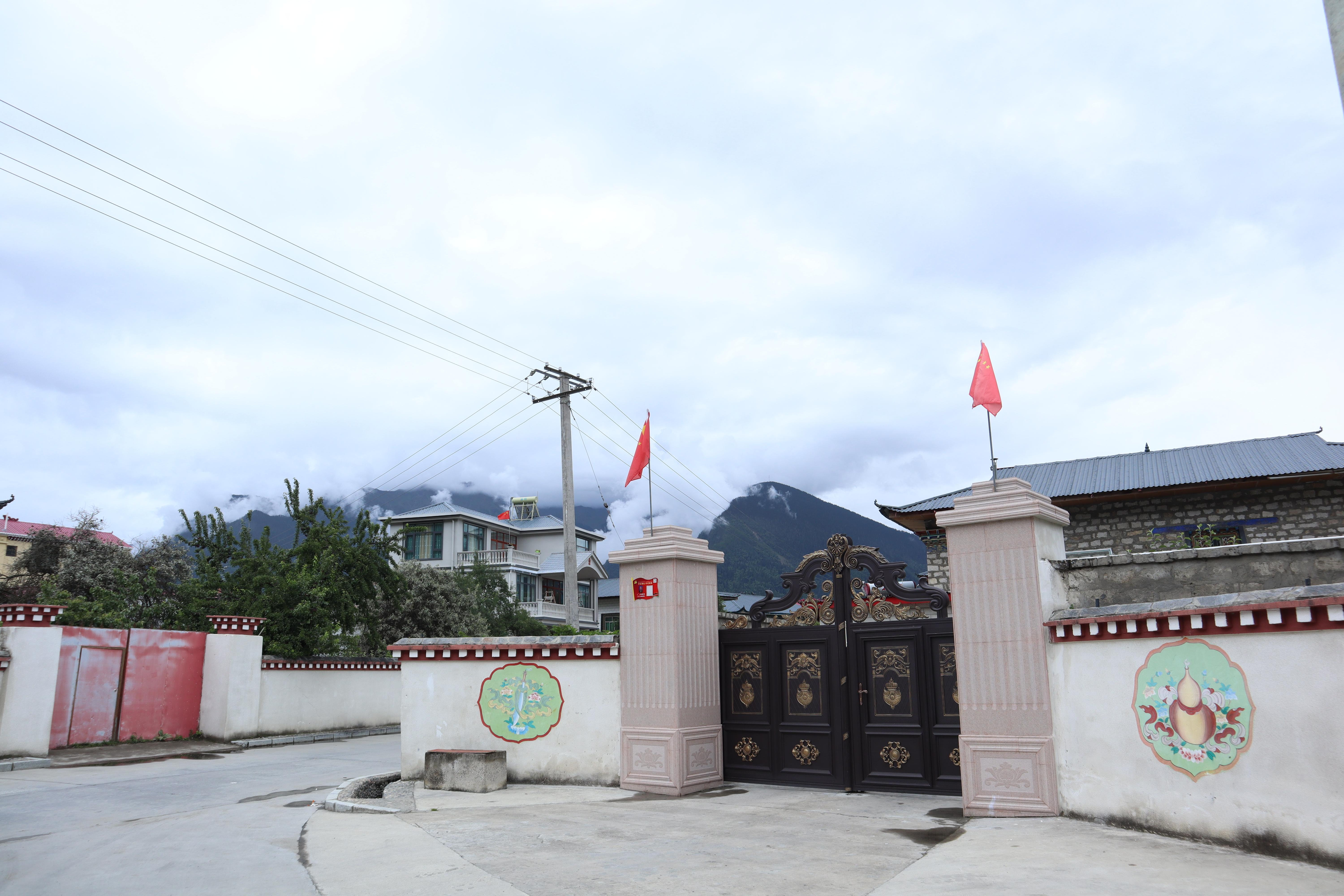 【石榴花开 籽籽同心】工业兴村 生态美村 西藏林芝巴吉村的幸福生活