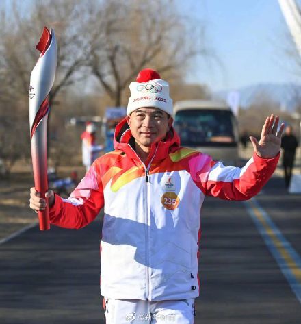 饯别“绿色办奥”理念 火炬手见证北京冬奥会实现碳中和办赛许诺