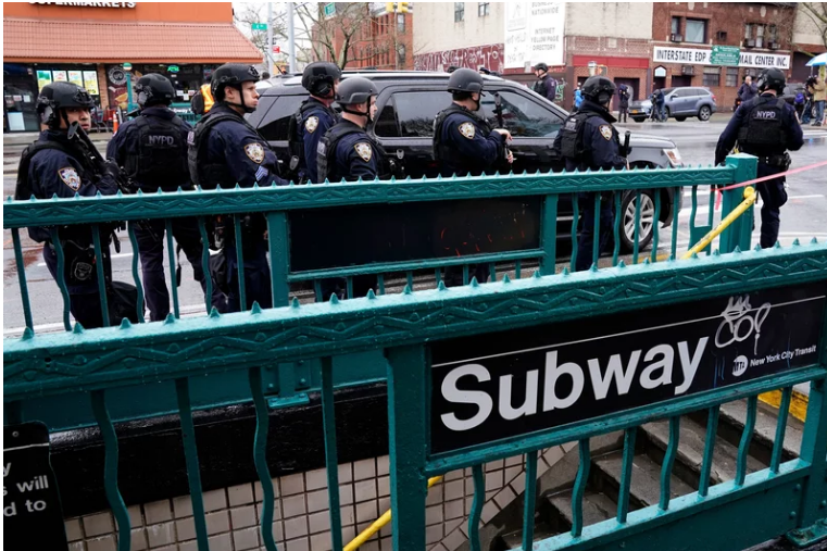 【透视】美媒：恶性突击频发，纽约许多上班族不敢坐地铁