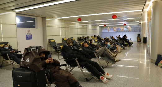杭州西站设立爱心留宿室 温暖春运旅客回家路