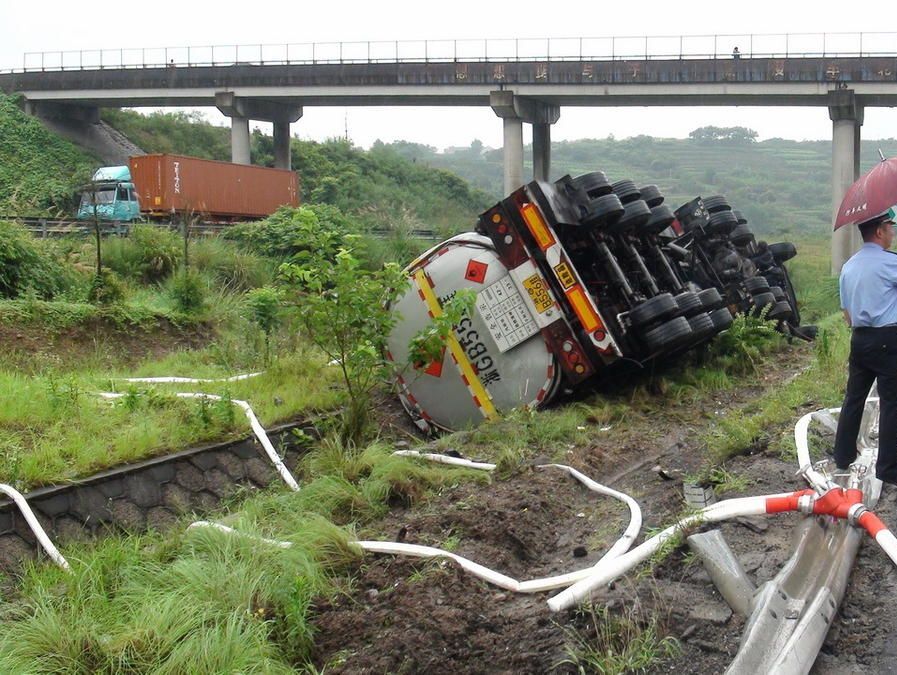 智障女子18岁时被拐 11年后一眼认出父亲_新