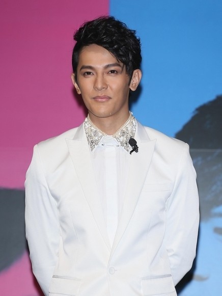 汪东城版《原来是美男》12日首播 秀六块腹肌